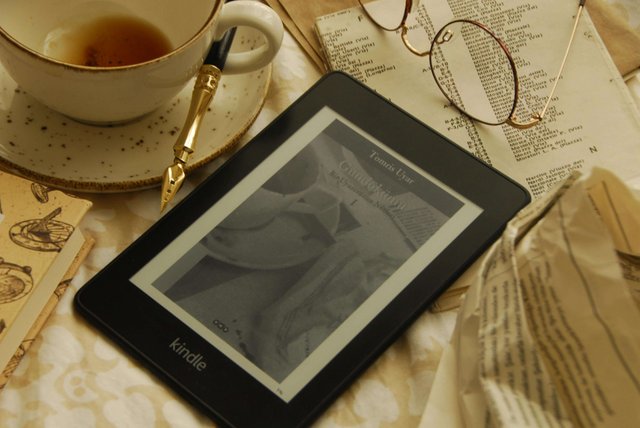 Usługa send to Kindle Amazona – jak wgrać pliki na czytnik Kindle? Bezprzewodowo wysyłaj książki w formacie EPUB i nie tylko, przez e-mail i przeglądarkę